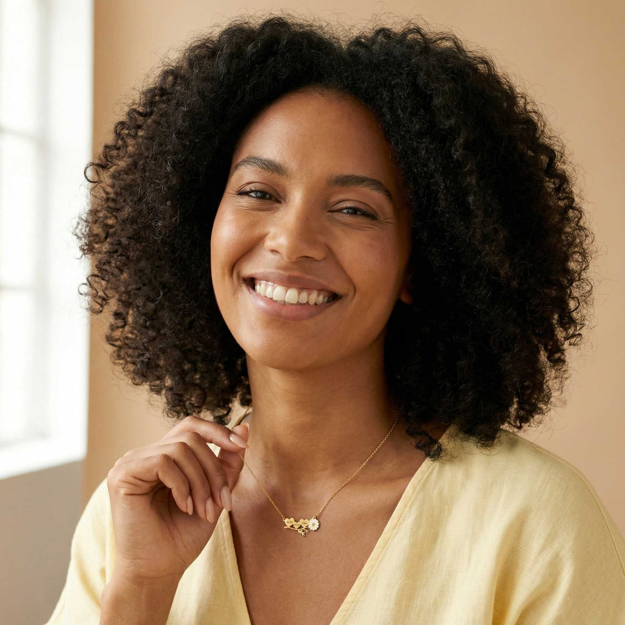 Daisy Name Necklace