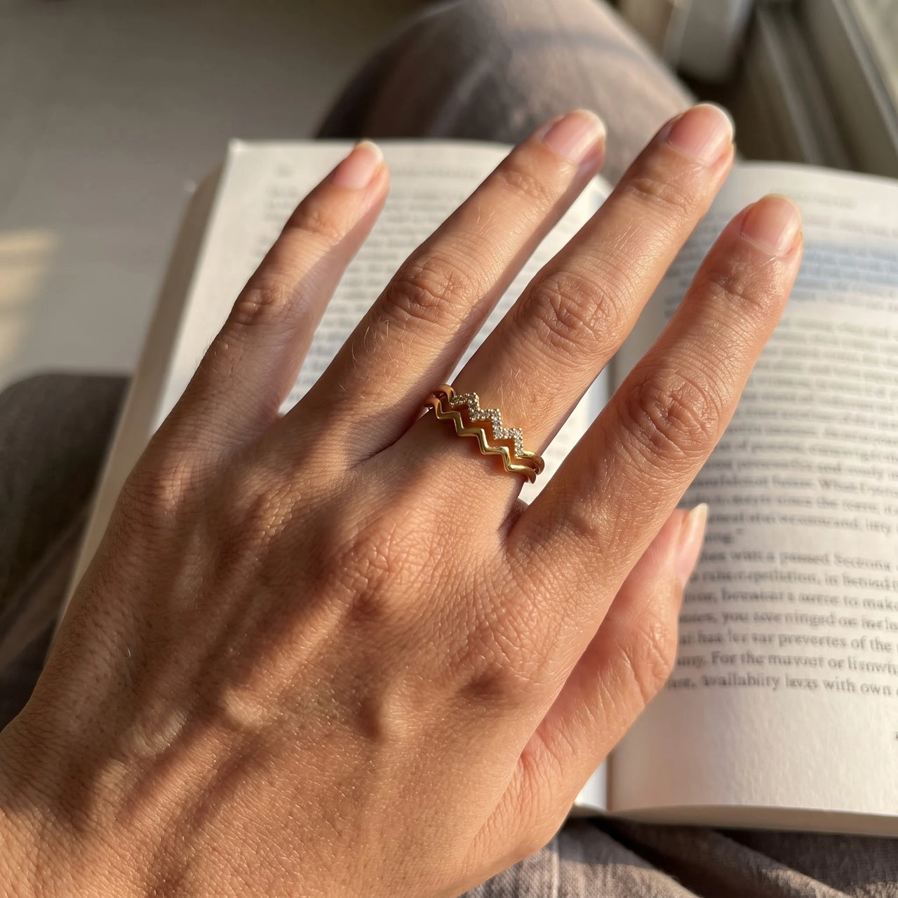 Zigzag ring — worn, real size, gold | SKU: lezigzag
