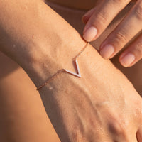 Thumbnail for V bracelet — close-up of the details, rose gold | SKU: 9443177-rose-gold