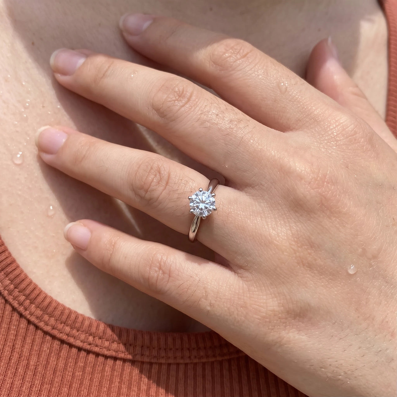 Solitaire ring — close-up of the details, silver | SKU: 33759698-4.5-silver