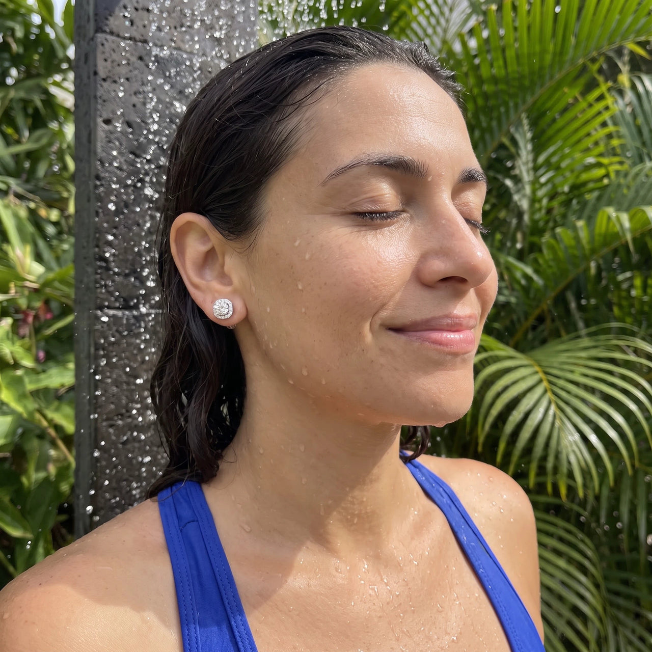 Square stud earrings — worn in the shower, waterproof, silver | SKU: 505263
